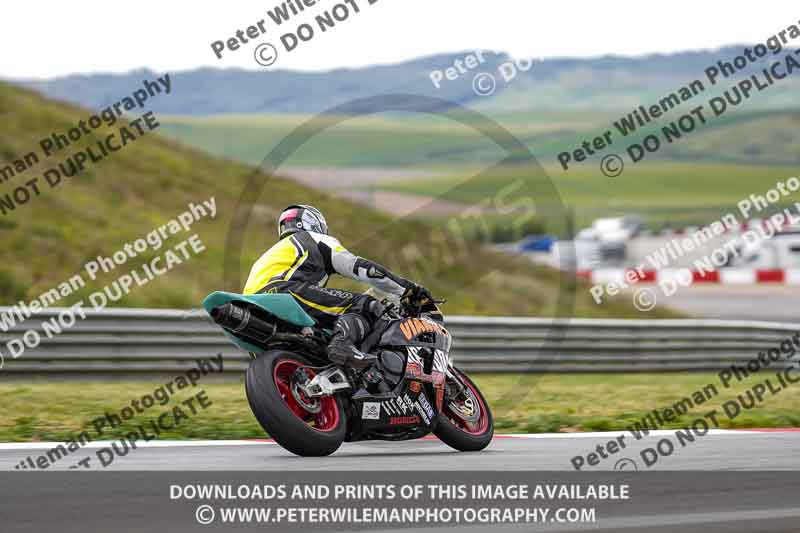 cadwell no limits trackday;cadwell park;cadwell park photographs;cadwell trackday photographs;enduro digital images;event digital images;eventdigitalimages;navarra;no limits trackdays;peter wileman photography;racing digital images;trackday digital images;trackday photos